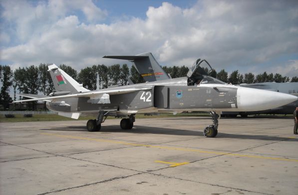 Belarusian_Su-24_Fencer_at_Radom_AS_2009